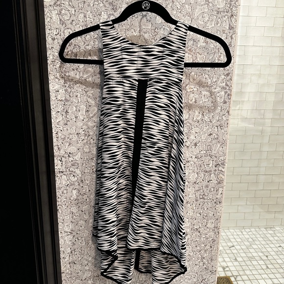 Elizabeth and James Silk Blouse Size Small - Picture 2 of 8